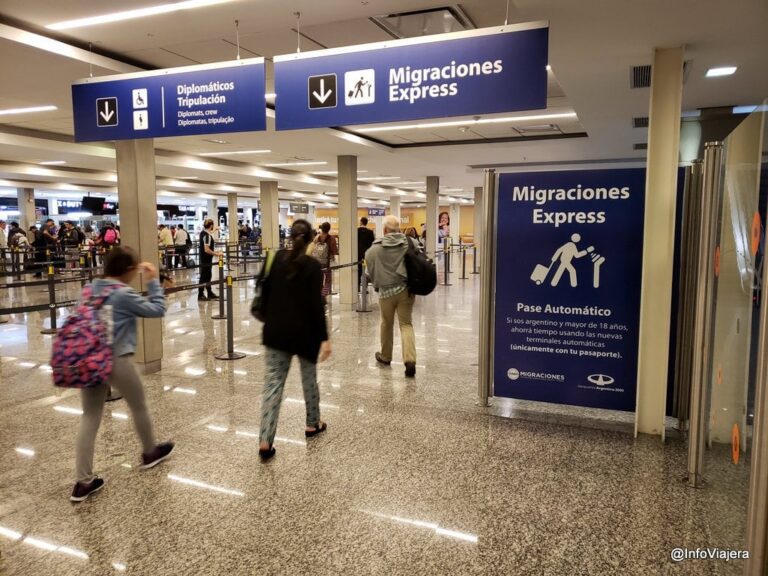Salida de Argentina de adultos y menores